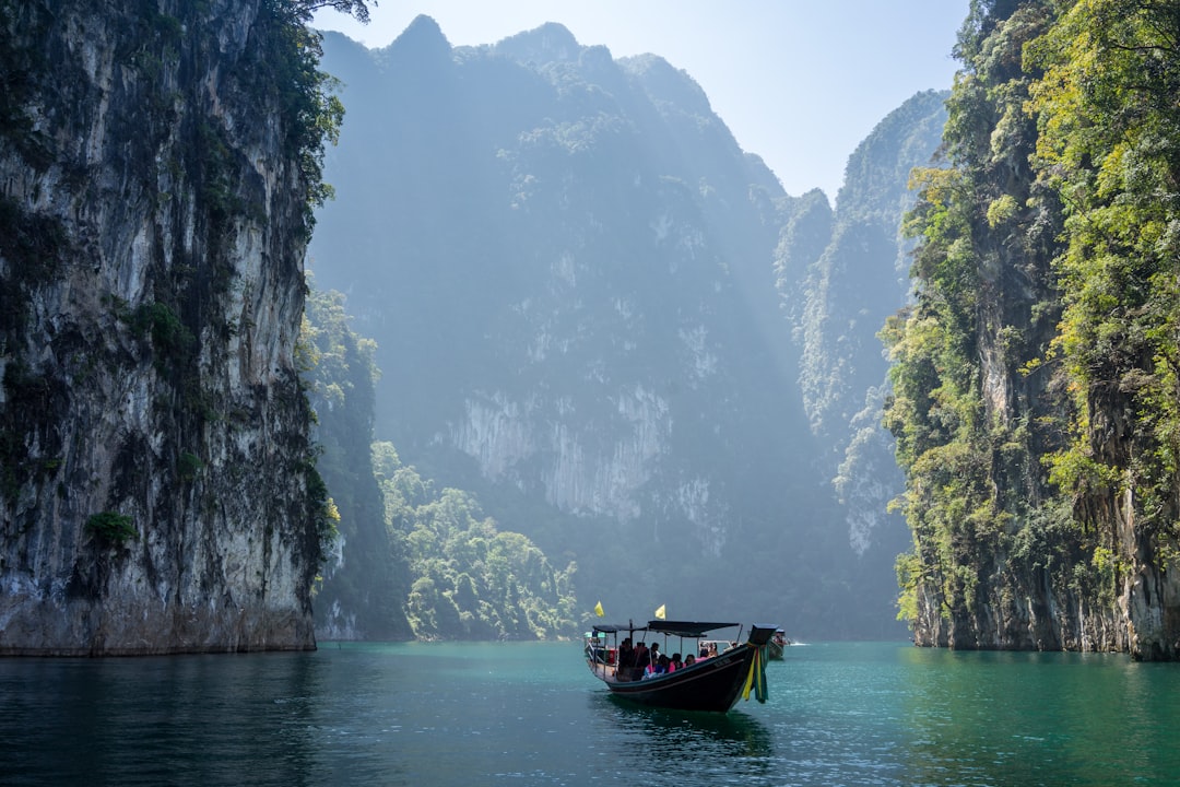 JourneyYonder: Inspiring Wanderlust and Travel Enthusiasm Worldwide